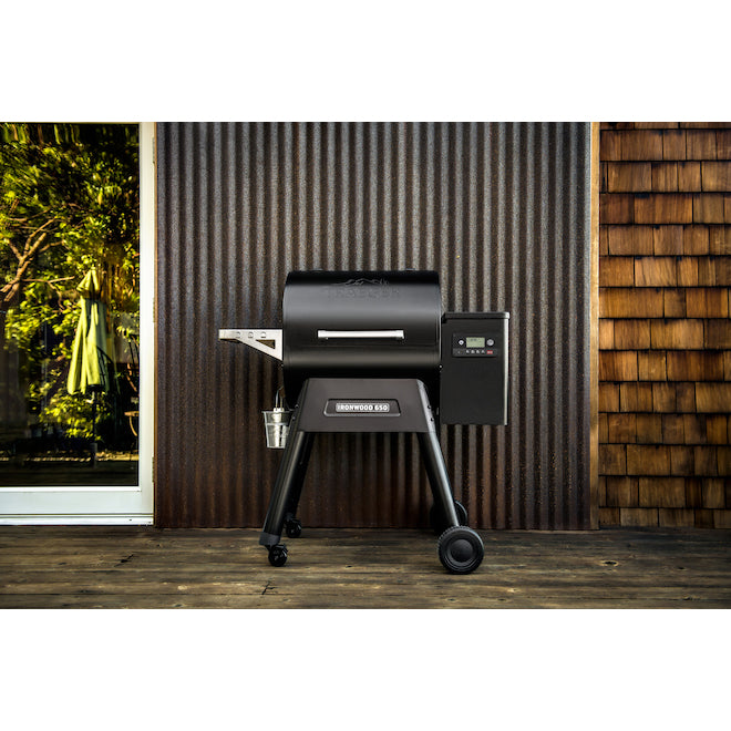TRAEGER IRONWOOD 650 + PELLET SENSOR TFB65BLFC